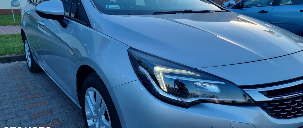 Opel Astra cena 44899 przebieg: 91100, rok produkcji 2018 z Poznań małe 379